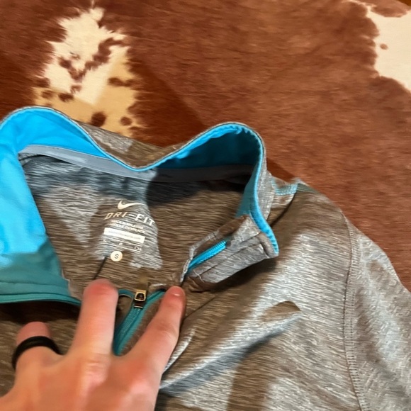 Nike Dri Fit quarter zip 
size small
No flaws - Picture 2 of 3